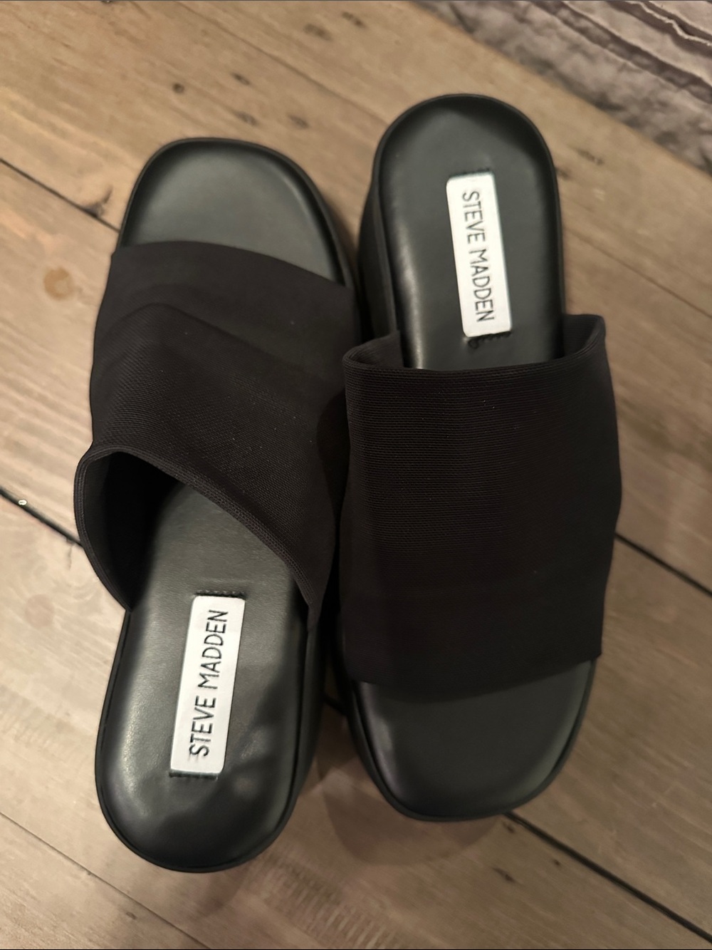 Steve Madden Black Wide-Band Slide Sandals